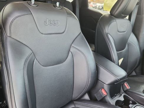 Used 2022 Jeep Cherokee Limited w/ Elite Package image 16