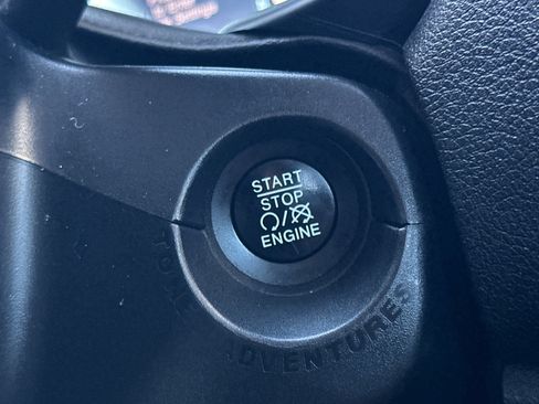 Used 2016 Jeep Renegade Trailhawk AWD/4WD image 22