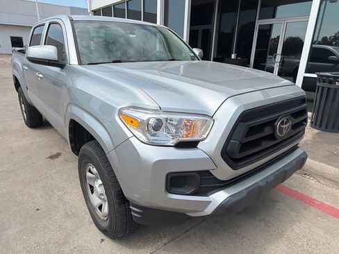 Used 2022 Toyota Tacoma SR AWD/4WD image 4