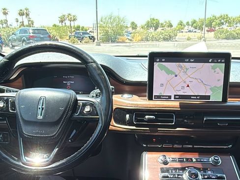 Used 2022 Lincoln Aviator Reserve w/ Equipment Group 201A AWD/4WD image 5
