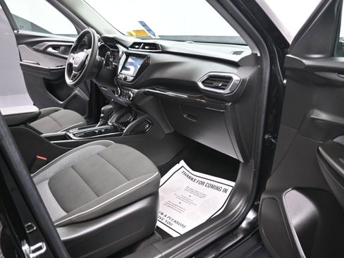 Used 2023 Chevrolet TrailBlazer LT w/ Convenience Package image 29