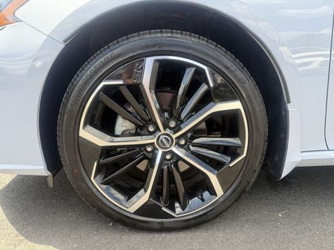 Used 2023 Nissan Altima 2.5 SR AWD/4WD image 8