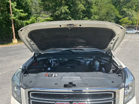 Used 2015 GMC Yukon SLT w/ Open Road Package AWD/4WD image 13