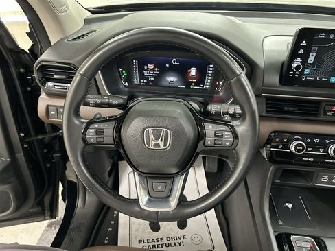 Used 2023 Honda Pilot Elite image 4