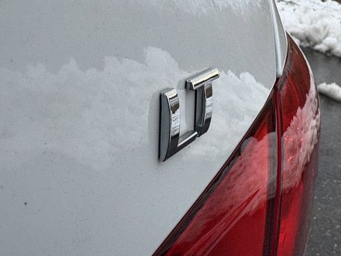 Used 2016 Chevrolet Cruze LT image 10