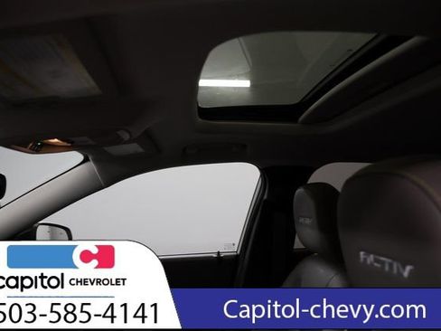 Used 2024 Chevrolet Trax ACTIV w/ Sunroof Package FWD image 16