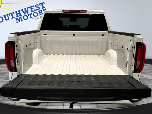 Used 2026 GMC Sierra 1500 SLT AWD/4WD image 8