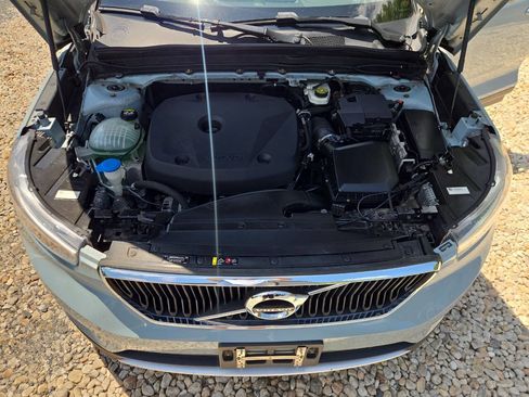 Used 2019 Volvo XC40 T5 Momentum AWD/4WD image 11