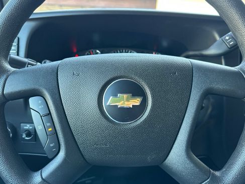 Used 2025 Chevrolet Express 2500 w/ Driver Convenience Package RWD image 27