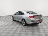 Used 2016 Chevrolet Malibu LT image 2