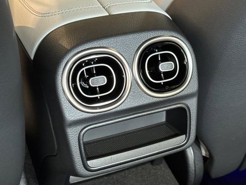 New 2025 Mercedes-Benz C 300 4MATIC Sedan image 15