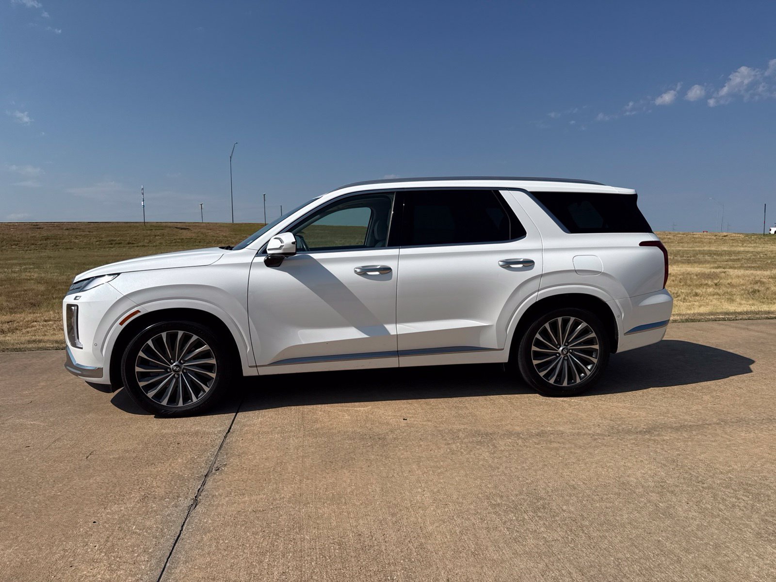 Used 2024 Hyundai Palisade Calligraphy FWD image 16