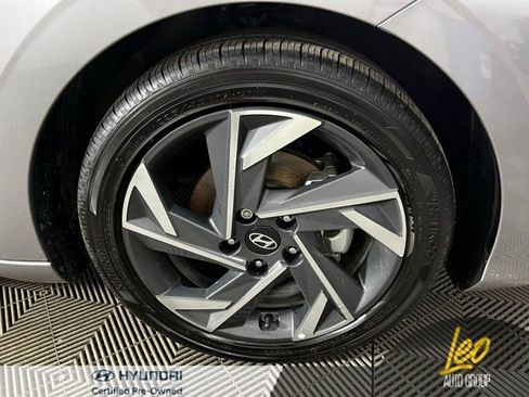 Used 2025 Hyundai Elantra SEL FWD image 22