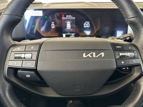 Used 2026 Kia Sportage LX FWD image 25