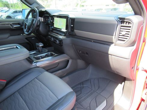Used 2022 Chevrolet Silverado 1500 ZR2 AWD/4WD image 16