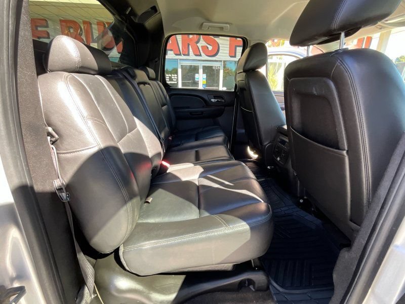 Used 2012 Chevrolet Avalanche LT AWD/4WD image 19