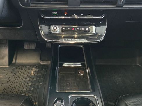 Used 2023 Lincoln Corsair AWD w/ Equipment Group 101A image 17