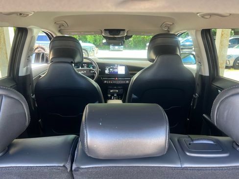 Certified 2024 Kia Niro EX FWD image 13