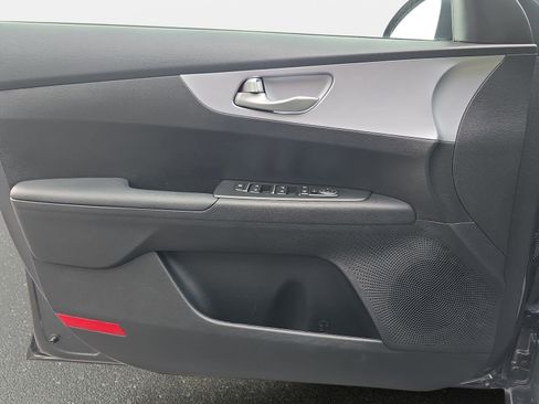 Used 2024 Kia Forte LXS FWD image 27
