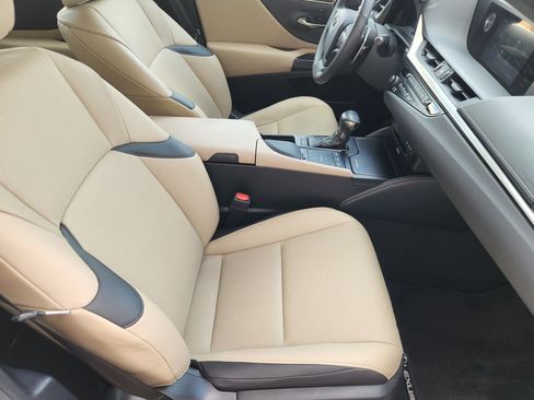 Used 2019 Lexus ES 350 w/ Premium Package image 14