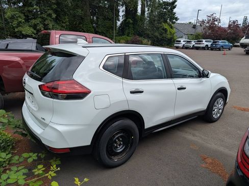 Used 2019 Nissan Rogue S AWD/4WD image 6