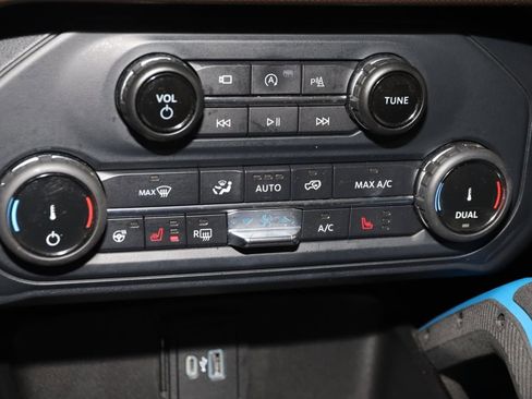 Used 2022 Ford Bronco Outer Banks w/ Sasquatch Package image 31