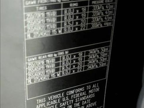 Used 2024 Land Rover Defender 110 S image 27