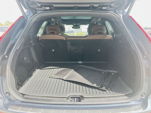 Used 2023 Volvo XC60 T8 Ultimate w/ Protection Package Premier image 34