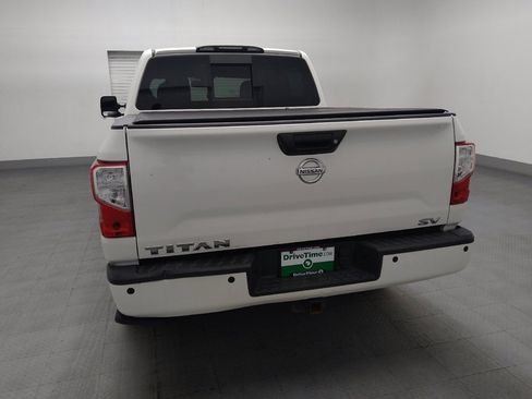 Used 2019 Nissan Titan SV w/ SV Convenience Package RWD image 6