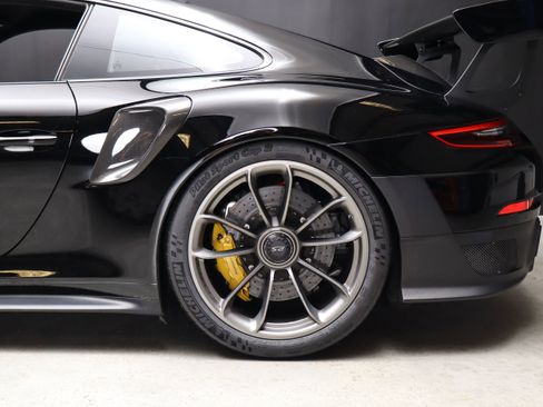 Certified 2018 Porsche 911 GT2 RS RWD image 20
