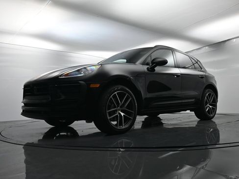 Certified 2026 Porsche Macan AWD/4WD image 44