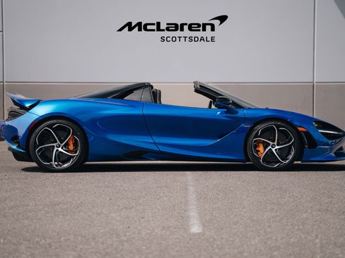 Used 2024 McLaren 750S Spider RWD image 11