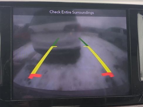 Used 2018 Chrysler Pacifica Touring-L Plus w/ Tire & Wheel Group image 30