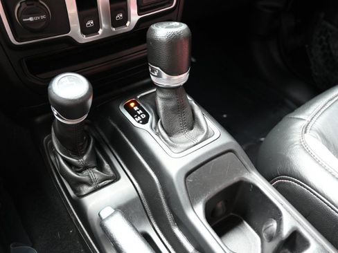 Used 2018 Jeep Wrangler Sport AWD/4WD image 23