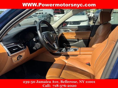 Used 2022 BMW 750i xDrive w/ Executive Package AWD/4WD image 23