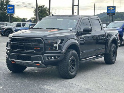Used 2019 Ford F150 Raptor w/ Equipment Group 802A Luxury AWD/4WD image 3