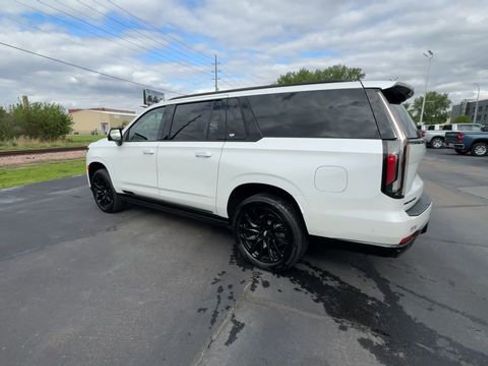 Used 2024 Cadillac Escalade ESV Sport Platinum w/ LPO, ONYX Package AWD/4WD image 6