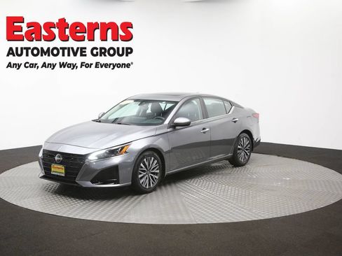 Used 2023 Nissan Altima 2.5 SV w/ SV Premium Package FWD image 56