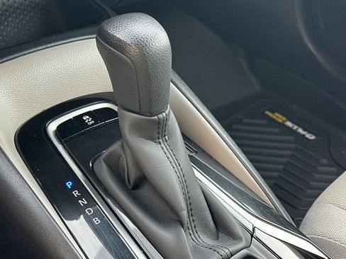 Used 2022 Toyota Corolla LE image 19