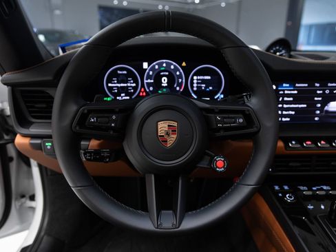 Certified 2026 Porsche 911 Targa 4 GTS AWD/4WD image 5