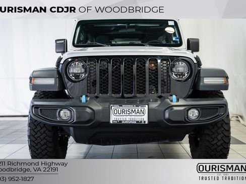 Used 2023 Jeep Wrangler Unlimited image 2