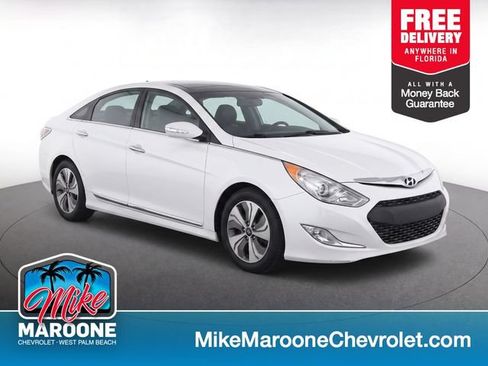 Used 2015 Hyundai Sonata Limited w/ Option Group 02 FWD image 1