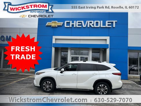 Used 2021 Toyota Highlander XLE image 1