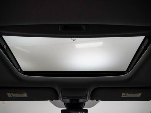 Used 2024 Honda Odyssey EX-L image 3