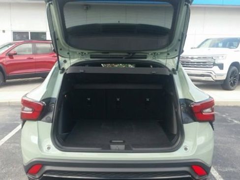 Used 2024 Chevrolet Trax RS w/ Driver Confidence Package FWD image 6