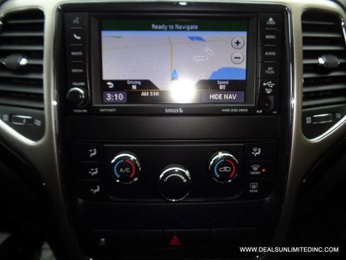 Used 2013 Jeep Grand Cherokee Laredo image 11