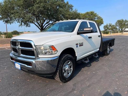 Used 2018 RAM 3500 Tradesman w/ Chrome Appearance Group AWD/4WD image 2