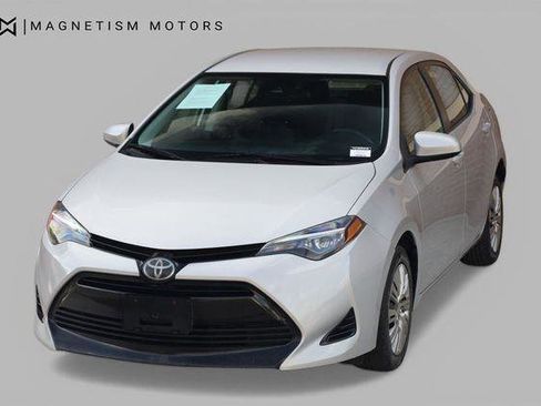 Used 2017 Toyota Corolla LE FWD image 4