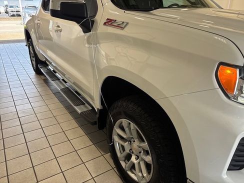 Used 2025 Chevrolet Silverado 1500 LT AWD/4WD image 20