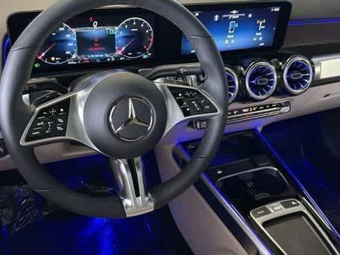 Used 2026 Mercedes-Benz GLB 250 4MATIC image 26